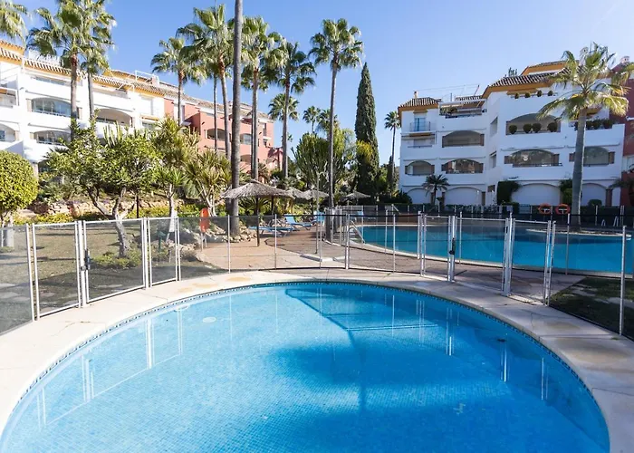 Golden Mile Luxury Ground Floor Apartment Near Puente Romano