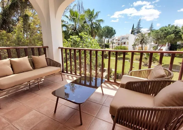 Del Parque Flats Le Village Marbella Golf