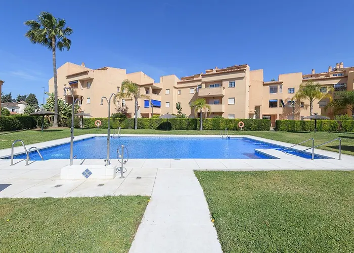 Wintowinrentals Very Close To The Beach, Pool & Free Parking Marbella