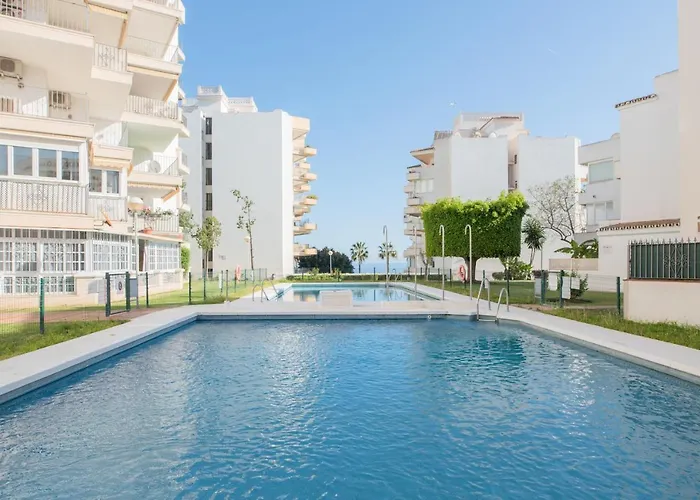 Apt. P/4 1 Min From The Beach W/Pool In Marbella
