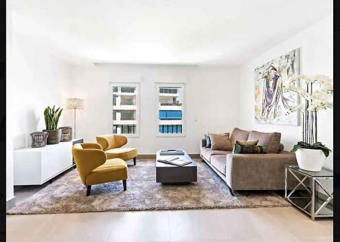 Puerto Banus Luxury Apartment Located In Harbor