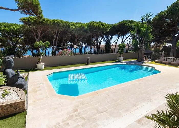 Villa In Puerto Cabopino