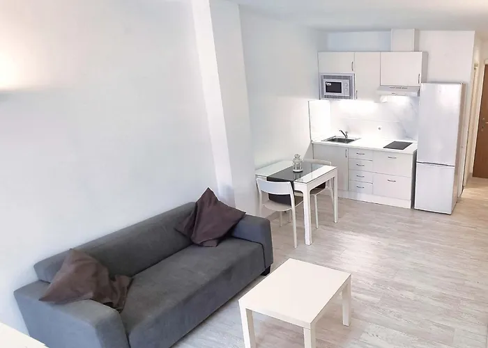 Marino II 206. Great Studio Second-Line To The Beach In Marbella Centre.