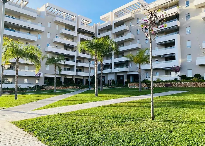 Elegant 2Br Apt In Residential Area / Rooftop Pool