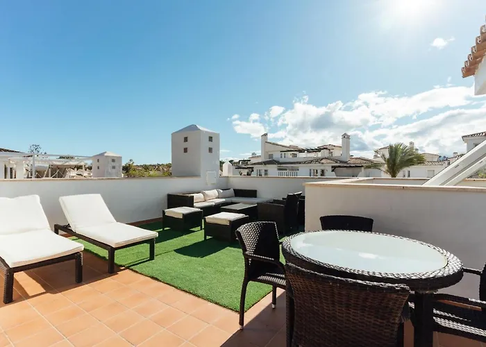 2Bdr Penthouse, Los Naranjos, W/Pool, 2Km P.Banus