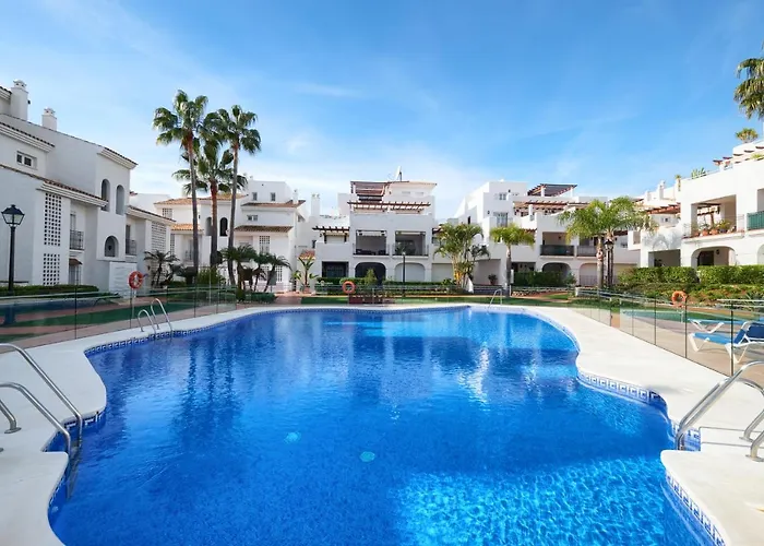 Beachside 3 Bedroom Apartment In La Gavia, San Pedro De Alcantara