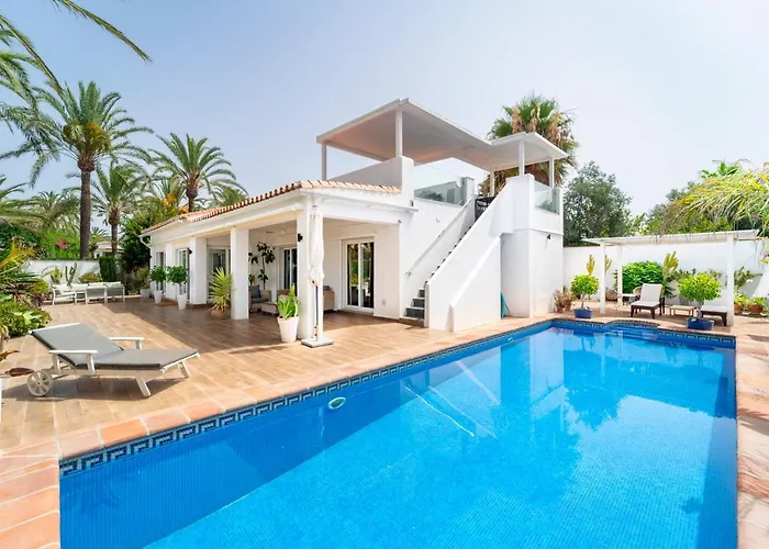 Villa Emma By The Sea With Private Pool