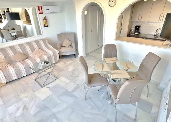 Lovely 2 Bedroom Apartment For Rent in Skol Marbella 706