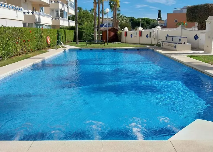 Napoleon 4A With Pool Close To The Beach