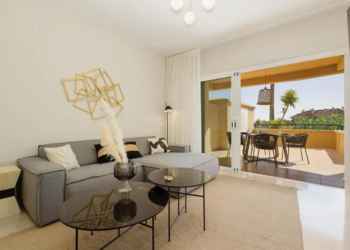 Luxurious Frontline Golf Apartment In Elviria