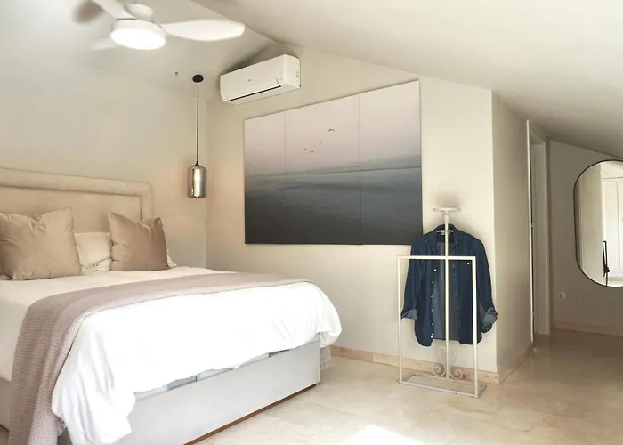 Atico Romantico en Corazón de Marbella / RoomAttic