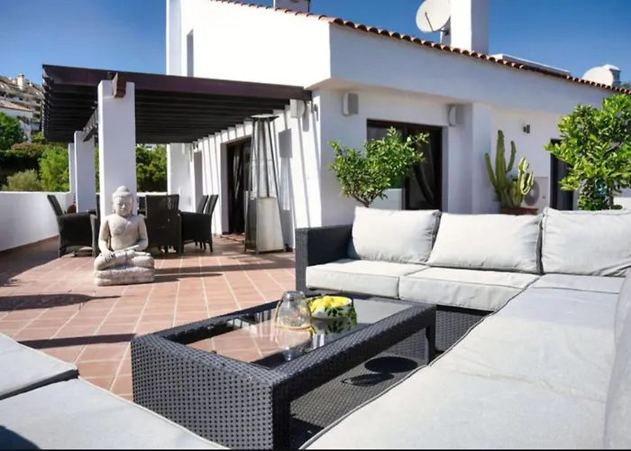 Duplex Penthouse Casa M3 Walking Distance Puerto Banus