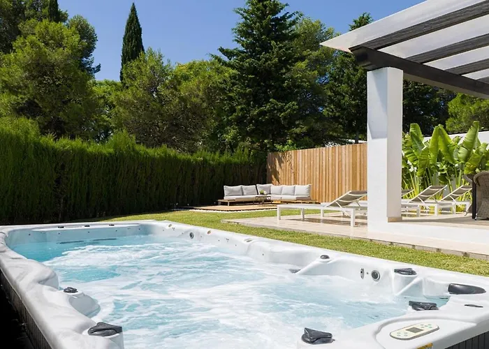 Puerto Banus Swim Spa Real Paddle Club Sisu Hotel