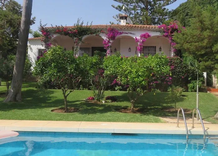 Casa Santorini Las Chapas Marbella
