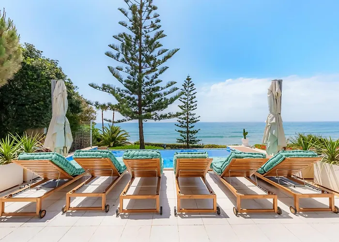 Villa Calmamar Cabopino Beachfront In Marbella