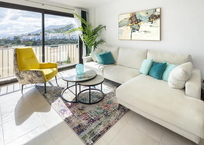 Spectacular Views - Luxury Apartment In Resort - Marbella Hills