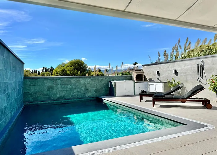 Casa Dragon Townhouse With Private Pool - Eaw Homes