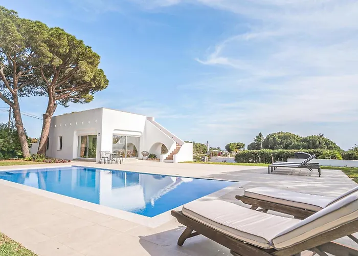 Amazing Home In Marbella With Kitchenette
