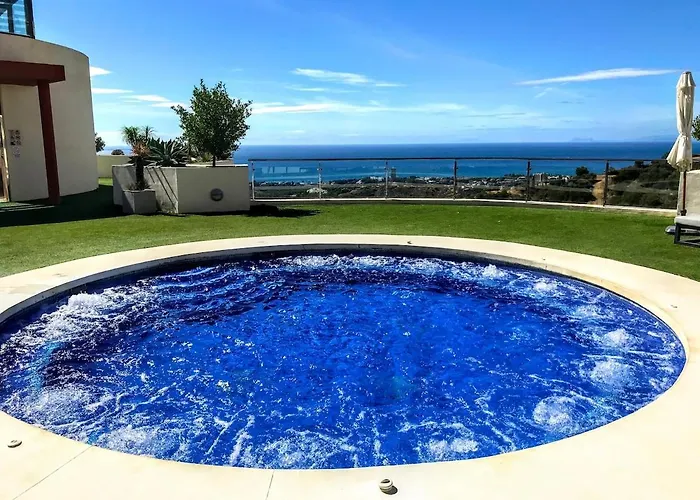 Spacious Apartment With 3 Pools & Gym