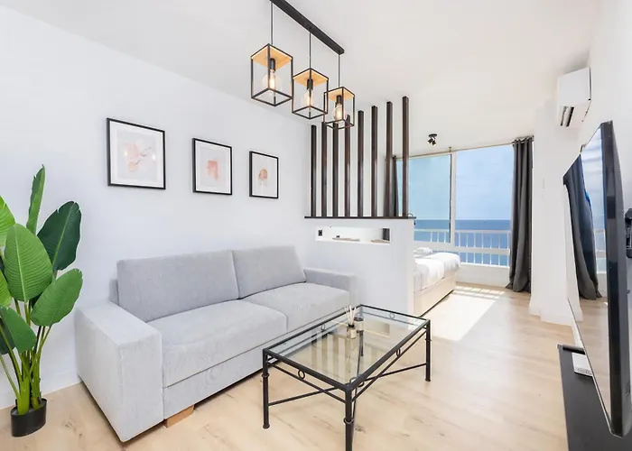 Beachfront Ph Studio With Amazing Views Rdr357