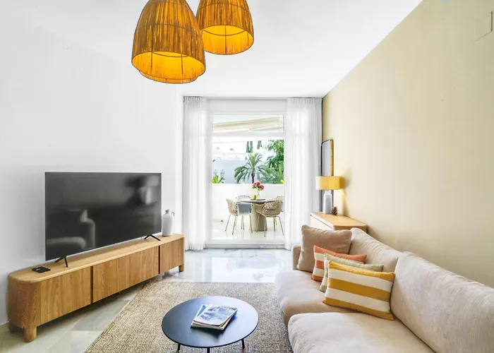 Marbella Real - Newly Reformed Apartment