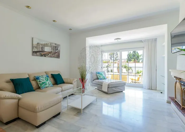 Marbella Center Villa By Dahlia Group