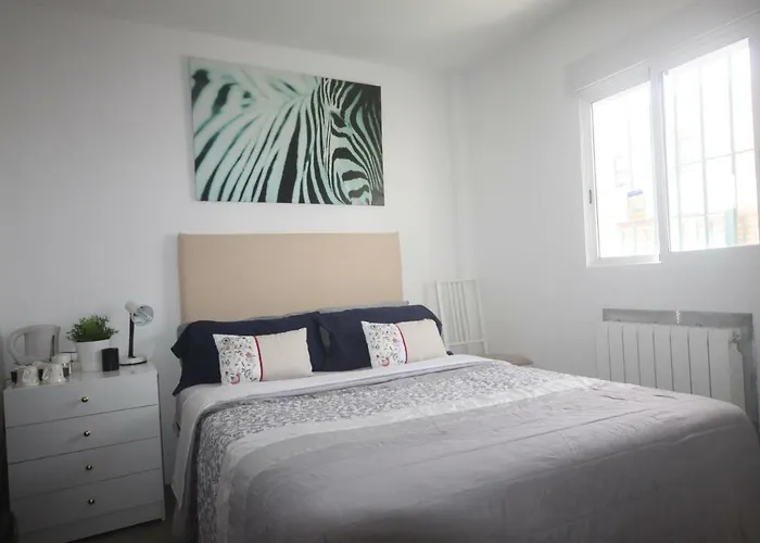 Little Peaceful Retreat Room With Bath, Heating, Terrace, Free Wifi Fridge Easy Parking