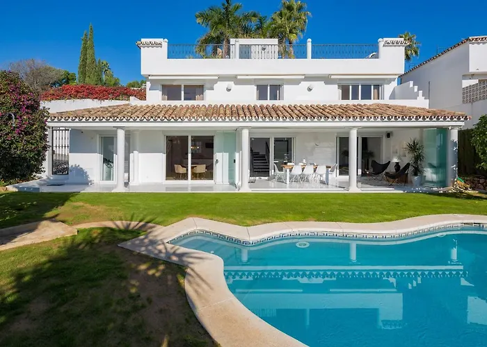 Family Villa Altos Reales Marbella