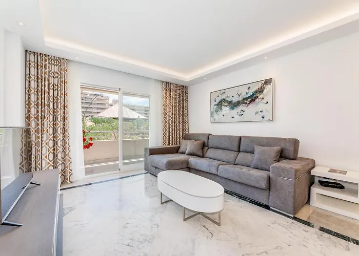 Bright Apartment In The Heart Of Puerto Banus