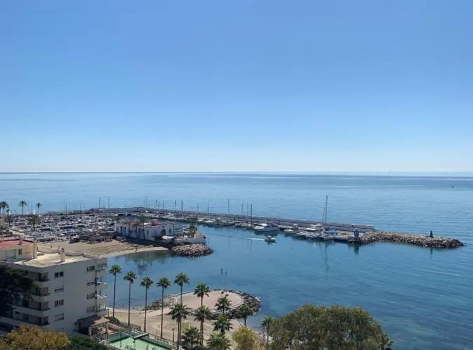 Skol 927A - Beachfront Central Luxury Penthouse
