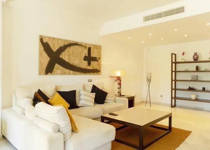 Fuente Aloha Apartment