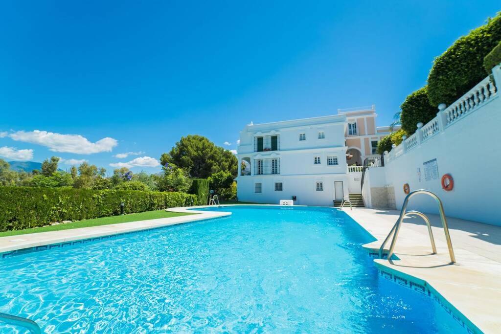 Aloha Pueblo Beautiful With Roof-terrace Next To Aloha Golf * Marbella