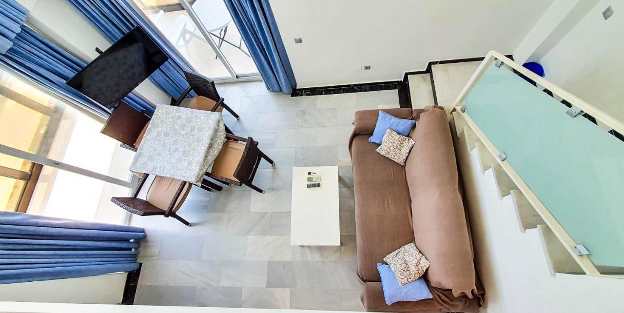 Skol 715. Spectacular Corner Duplex In Apartment