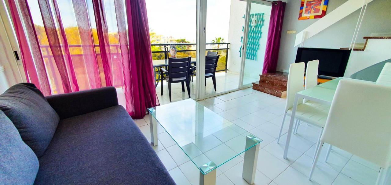 Skol 416. Cozy Two Bedroom Duplex With Sea Views.
