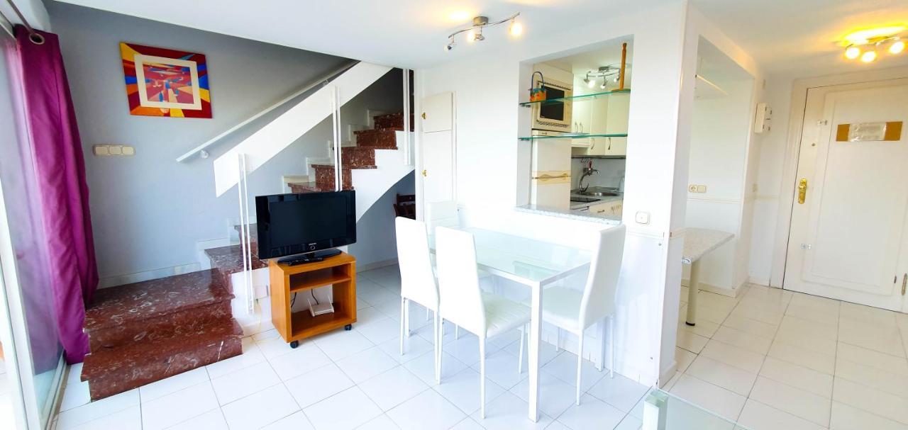 Skol 416. Cozy Two Bedroom Duplex With Sea Views. Apartamento