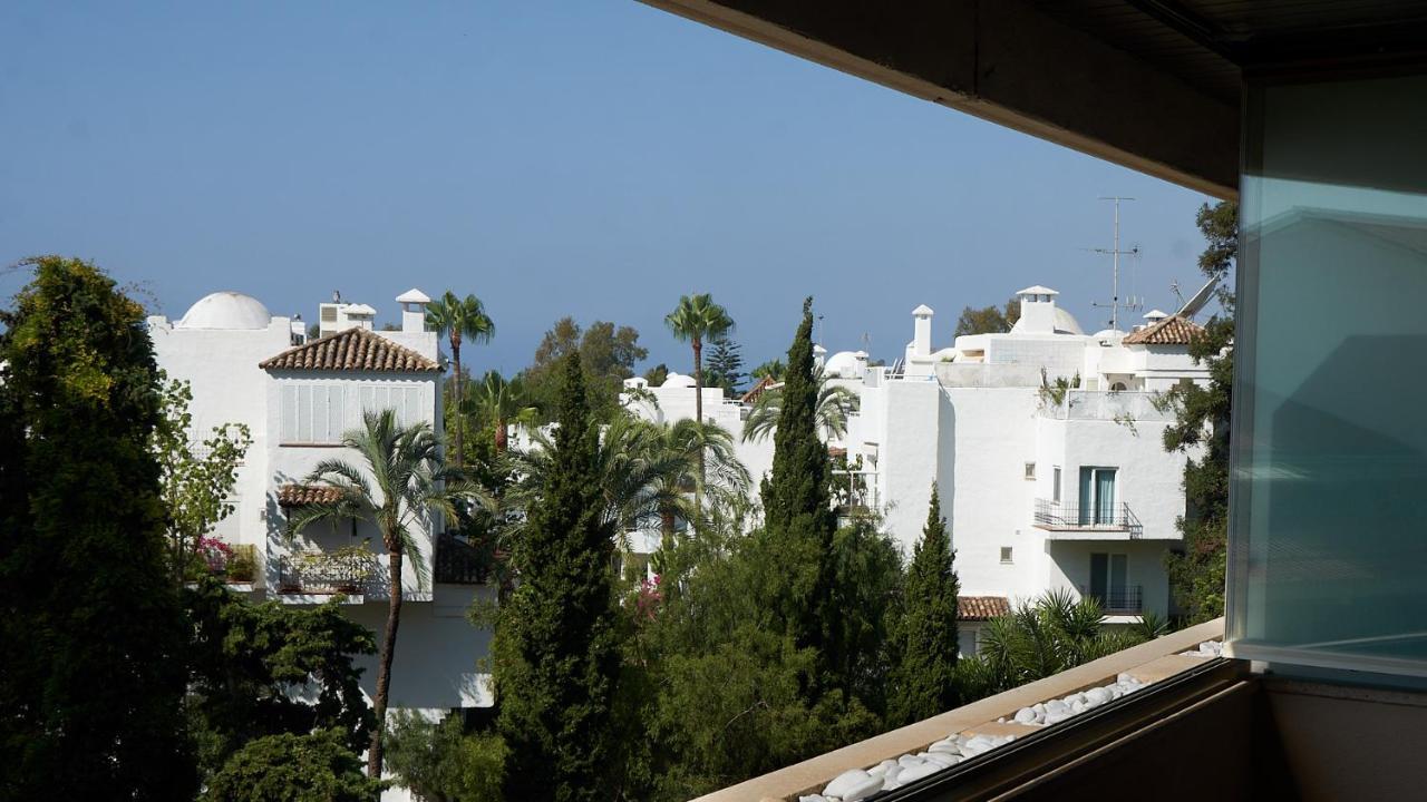 Roy Boston - Luxury Marbella