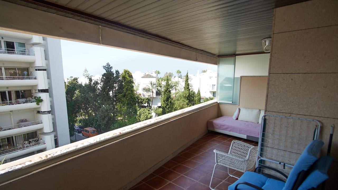 Roy Boston - Luxury * Marbella
