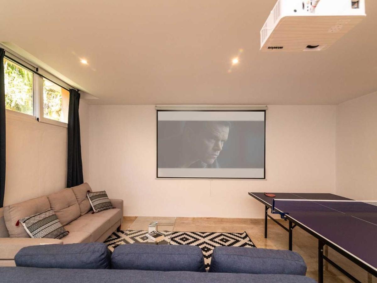 Vacation I El Calvario Villa, Cinema, Pool, Andalusian Garden, Top Location In Old Town *