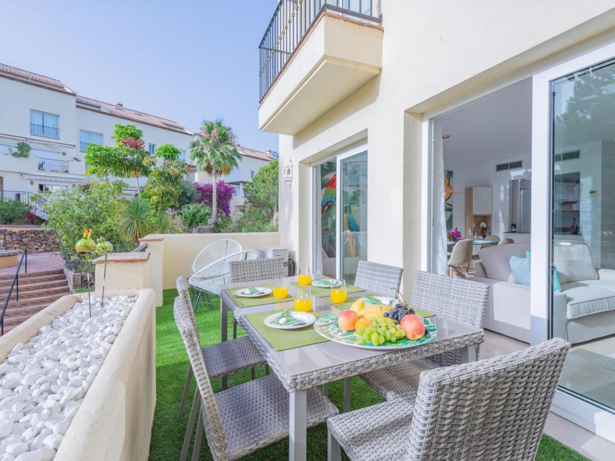 Vacation Los Pinos: Elegant Golf Retreat Near Puerto Banus Apartamento
