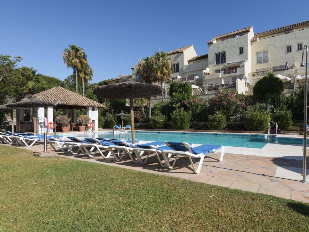 Apartamento Vacation Los Pinos: Elegant Golf Retreat Near Puerto Banus Marbella