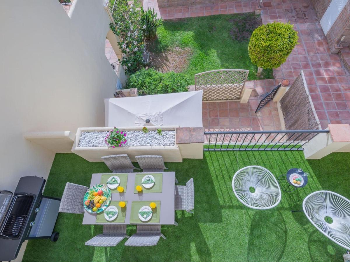 Vacation Los Pinos: Elegant Golf Retreat Near Puerto Banus *