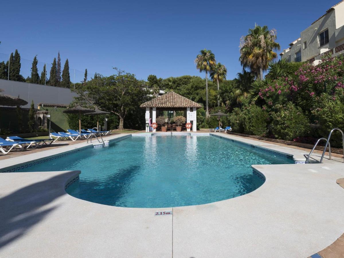 Apartamento Vacation Los Pinos: Elegant Golf Retreat Near Puerto Banus Marbella