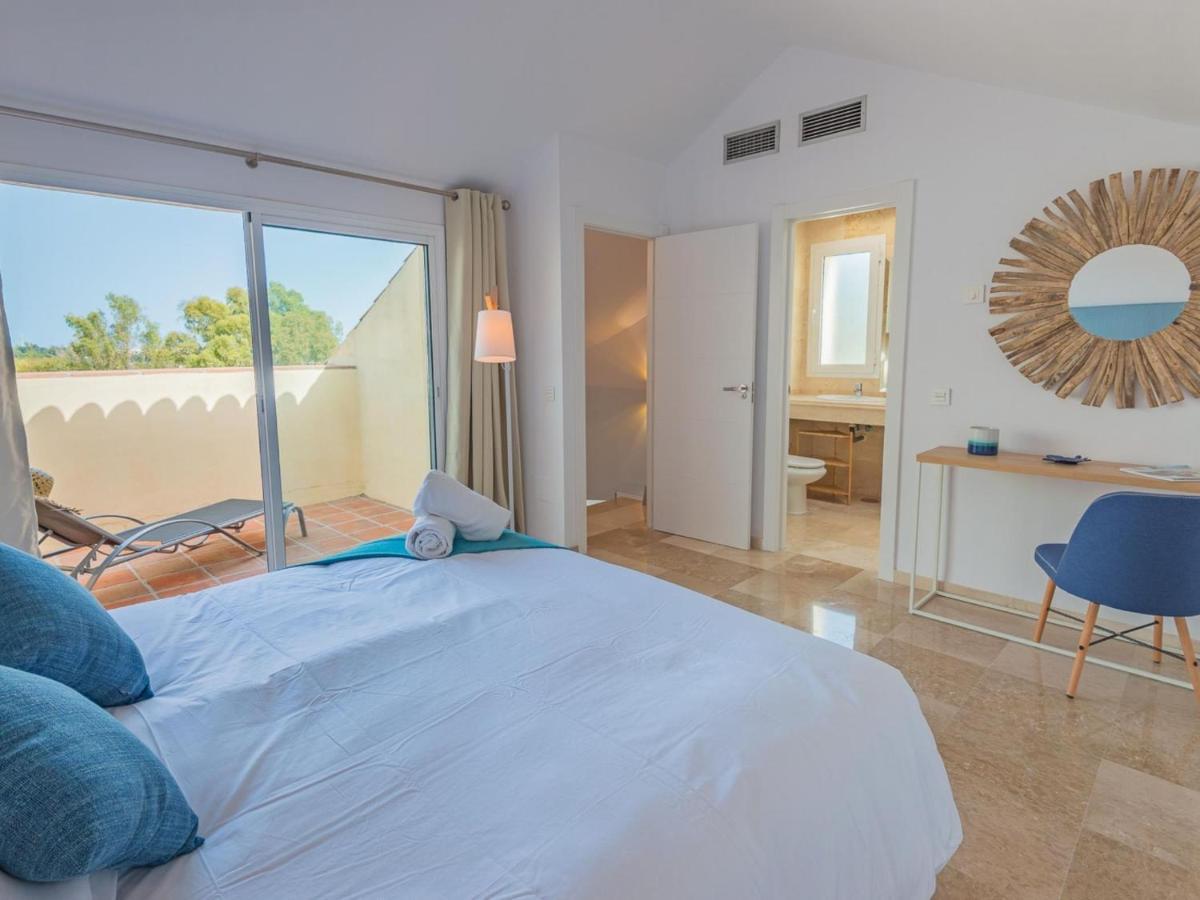 Apartamento Vacation Los Pinos: Elegant Golf Retreat Near Puerto Banus *