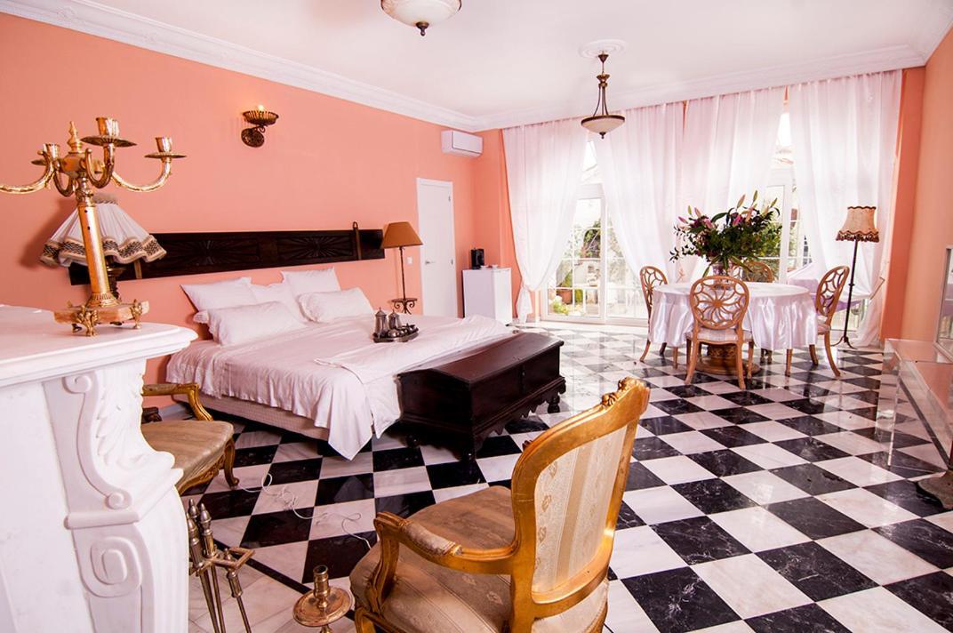Suite501 *
