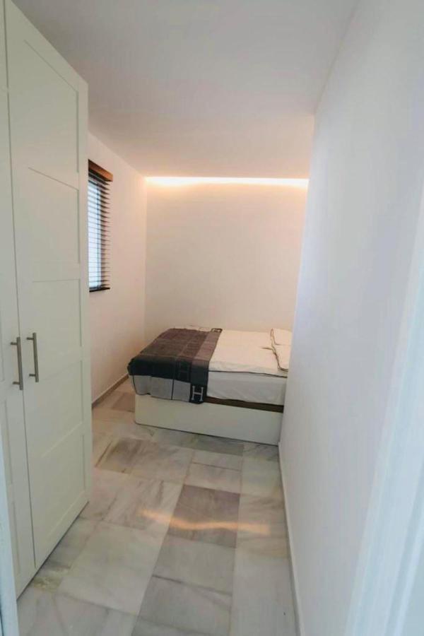 First Line Puerto Banus Harbour, 3 Bedroom Luxury Apartment,