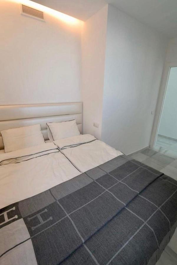 First Line Puerto Banus Harbour, 3 Bedroom Luxury Apartment,