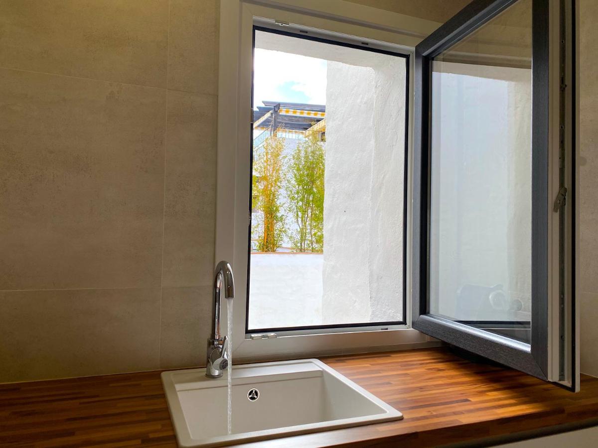 Puerto Banus. Urb Jardines Del Puerto. For Up To 6 *