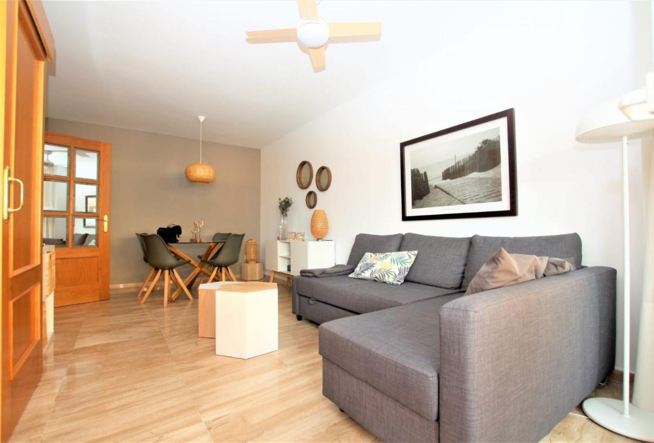 Apartment Beachfront La Jacaranda Marbella