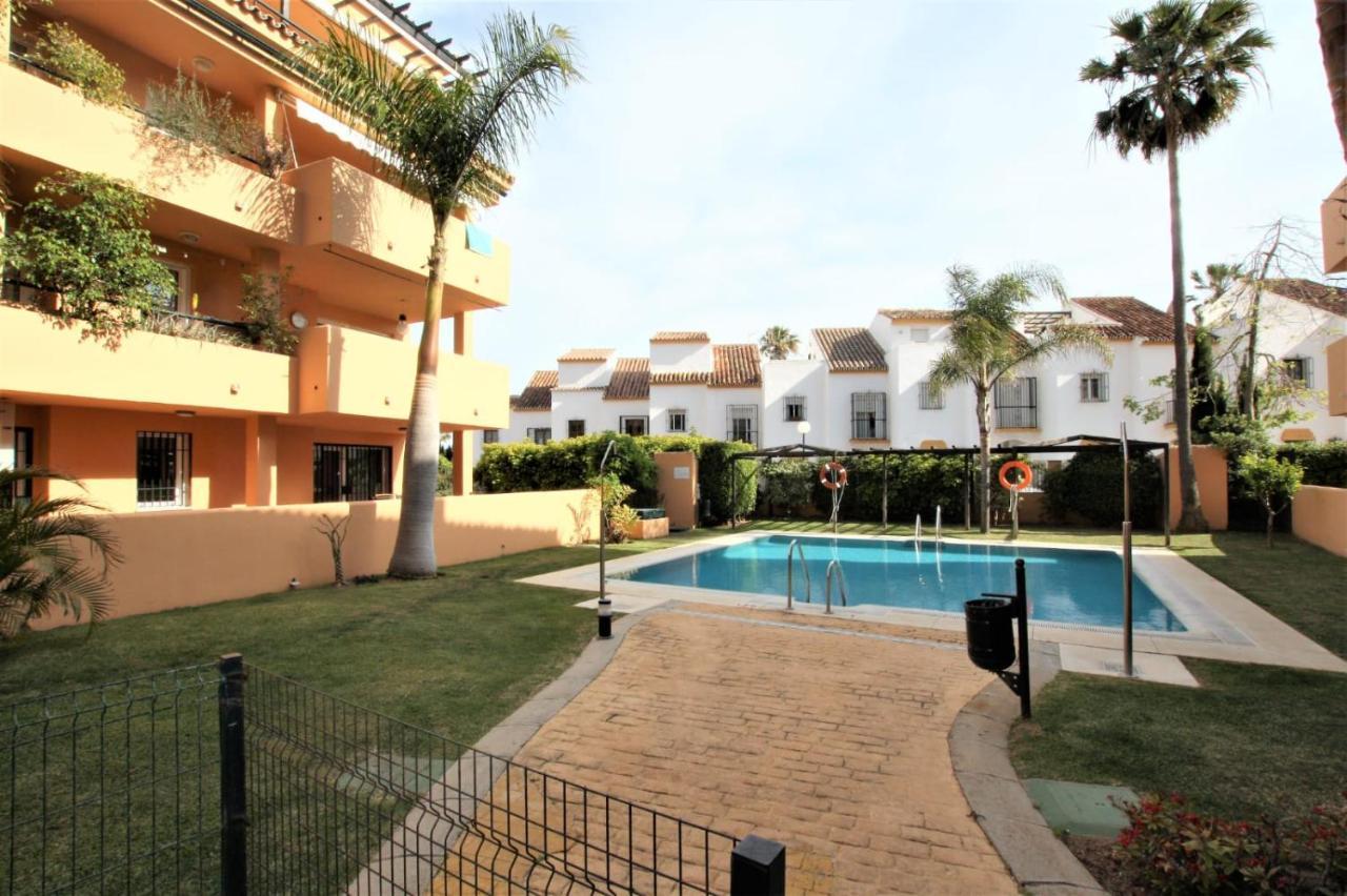 Beachfront La Jacaranda Apartment