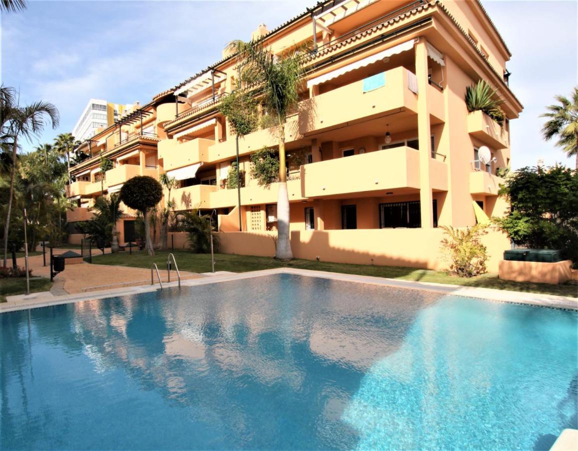 Beachfront La Jacaranda Apartment